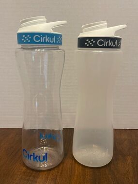 2 Cirkul Water Bottle BPA Free Plastic Bottle Two Cartridge Holder Lids